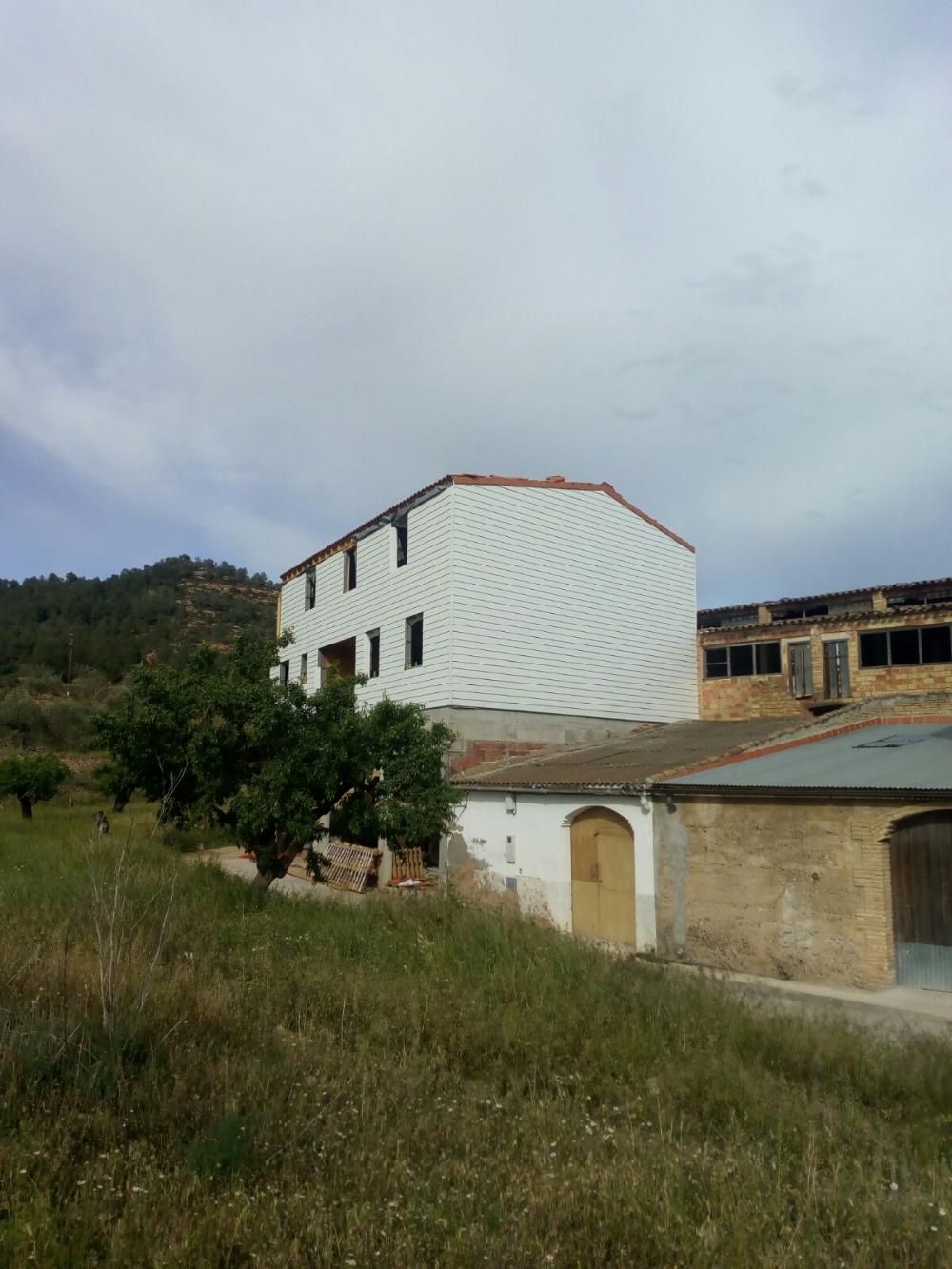 Farmhouse siding project using SHERA plank in Spain
