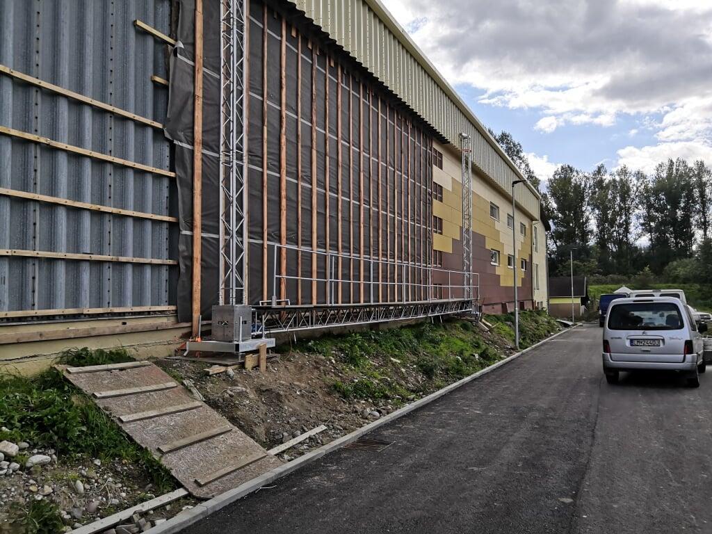 A breathable, waterproof membrane prevent water penetration from rain when used with SHERA Boards